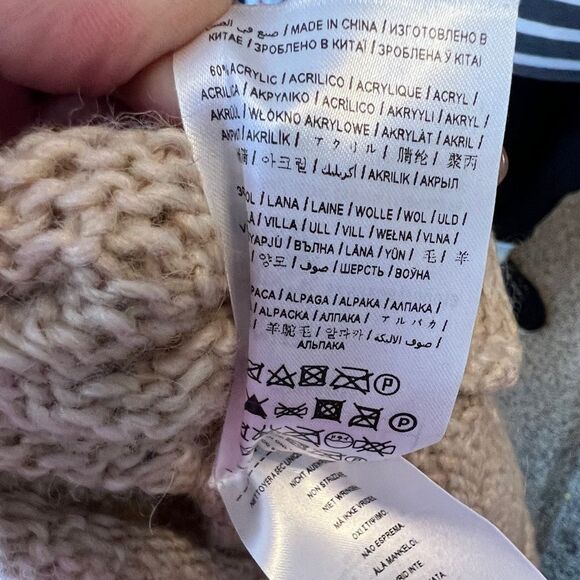 Guess Sweater - Picture 4 of 8